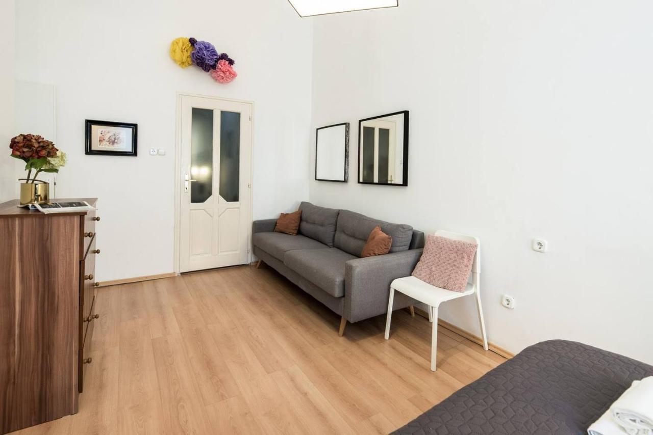 Cosy And Central Apartment With 4 Bedrooms And A/C Budapeste Exterior foto