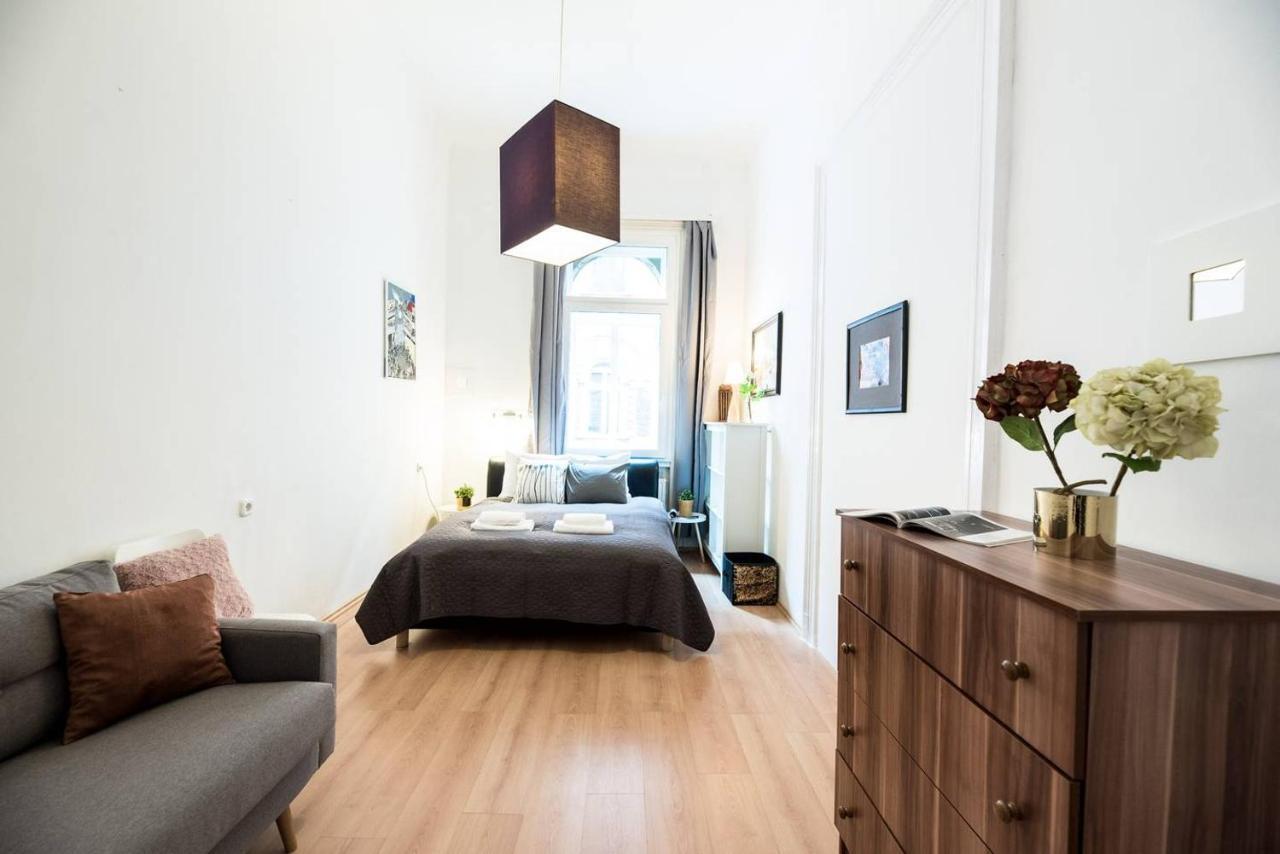 Cosy And Central Apartment With 4 Bedrooms And A/C Budapeste Exterior foto