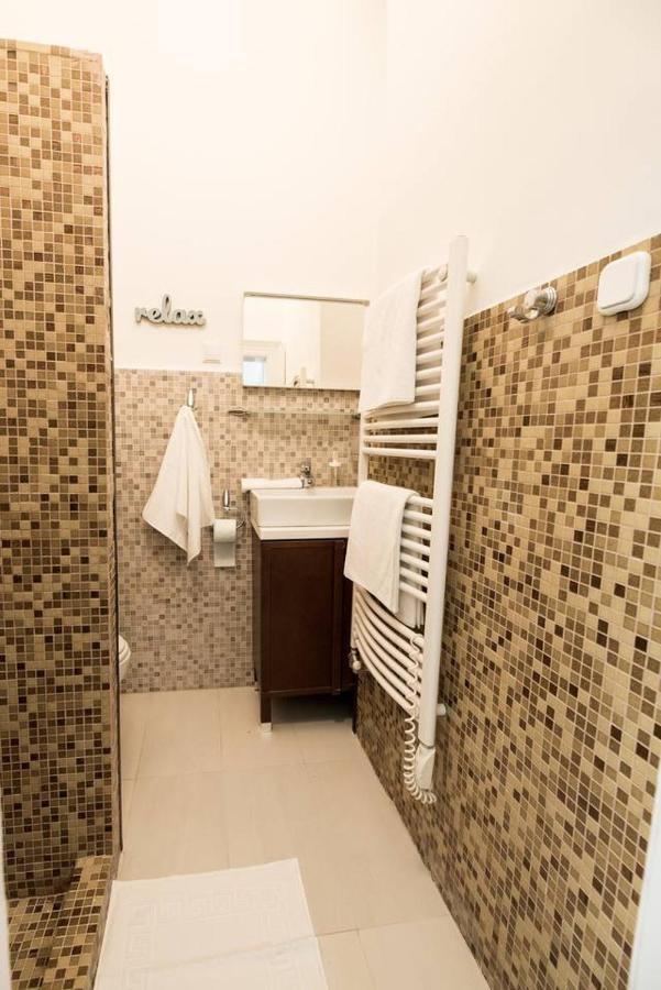 Cosy And Central Apartment With 4 Bedrooms And A/C Budapeste Exterior foto