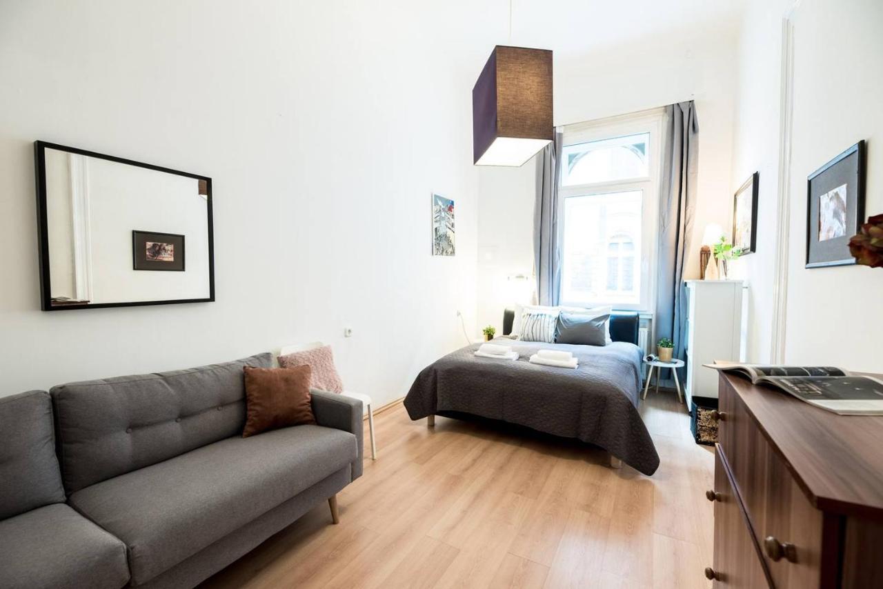 Cosy And Central Apartment With 4 Bedrooms And A/C Budapeste Exterior foto
