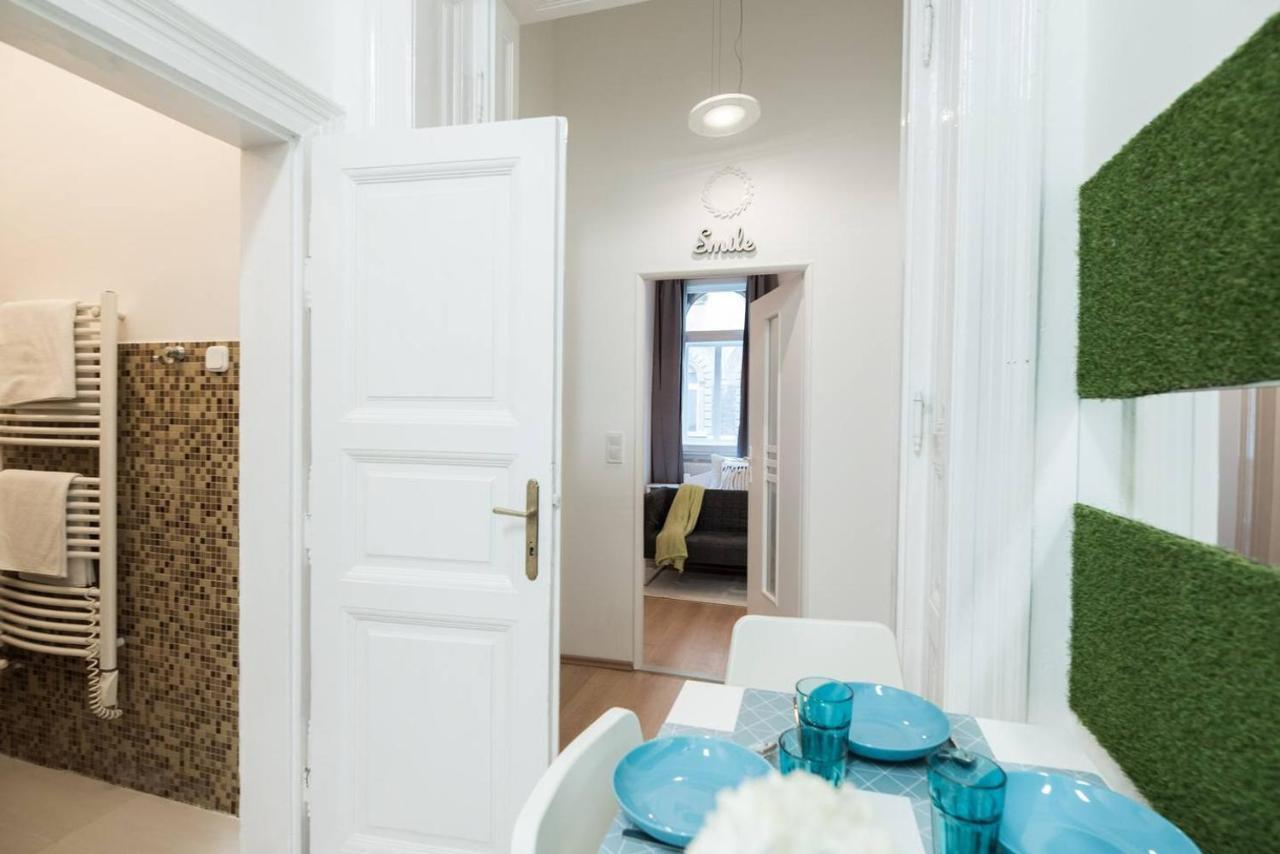 Cosy And Central Apartment With 4 Bedrooms And A/C Budapeste Exterior foto